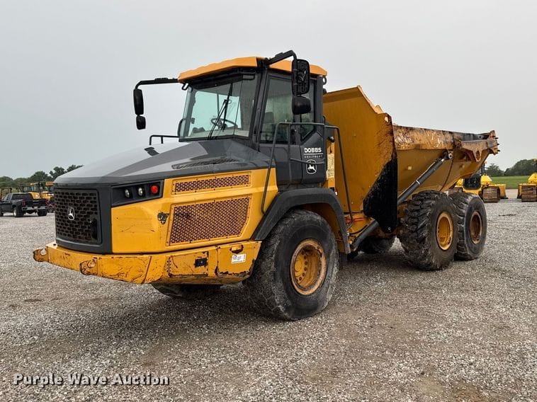 2018 John Deere 260E Equipment Image0
