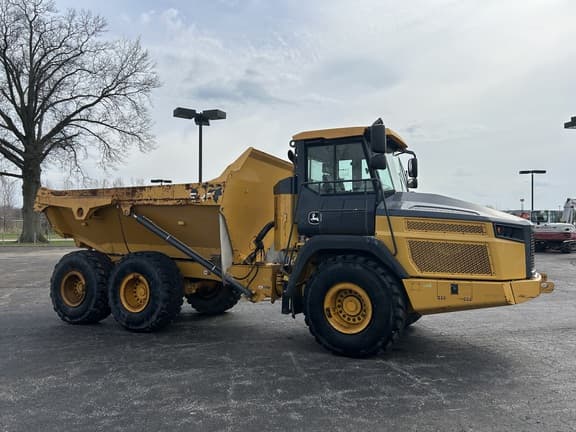 Image of John Deere 260E equipment image 3