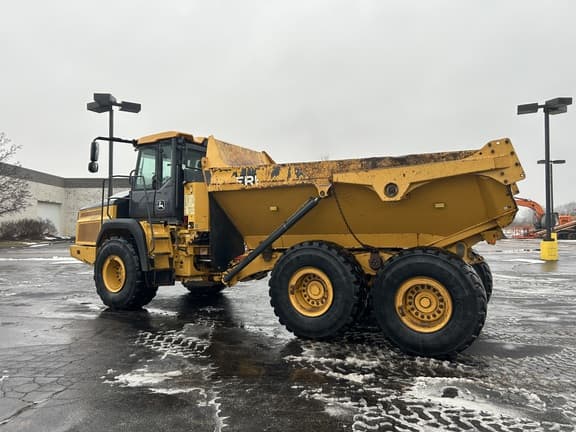 Image of John Deere 260E equipment image 1