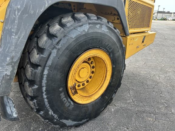 Image of John Deere 260E equipment image 4