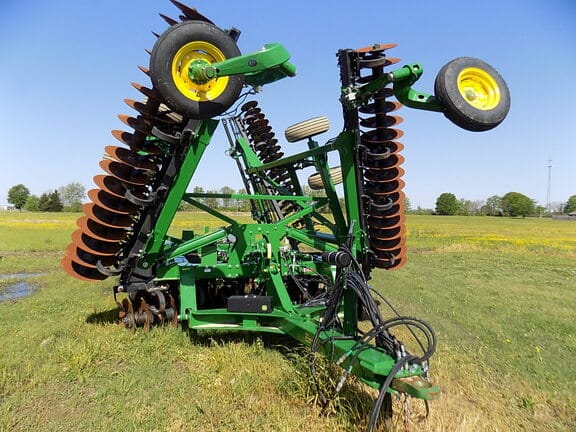 Main image John Deere 2633