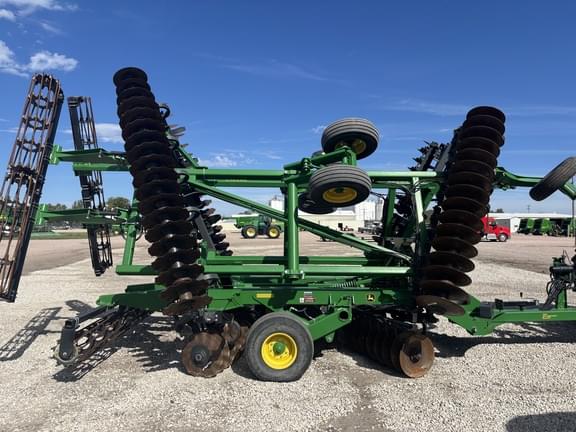 Image of John Deere 2633VT equipment image 1