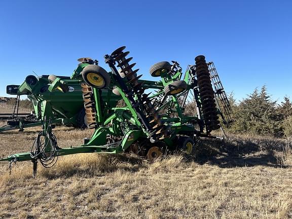 Image of John Deere 2633VT equipment image 3