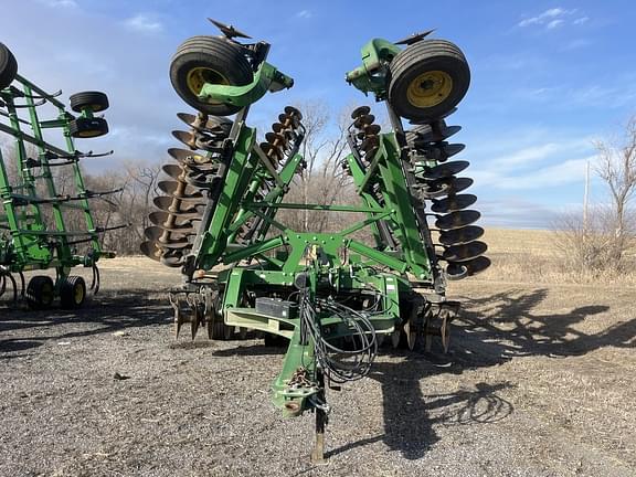 Image of John Deere 2635 equipment image 1