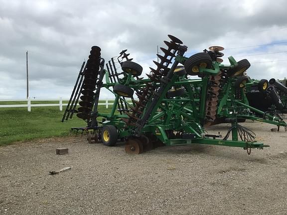 Image of John Deere 2635 equipment image 2