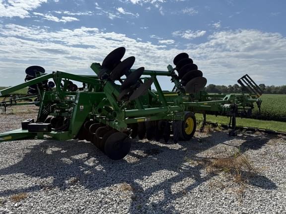 Image of John Deere 2730 equipment image 2