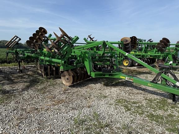 Image of John Deere 2730 Primary image