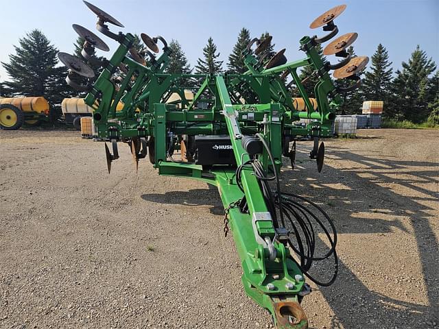 Image of John Deere 2730 equipment image 1