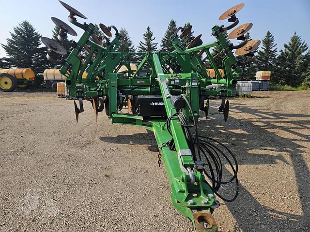 Image of John Deere 2730 equipment image 1