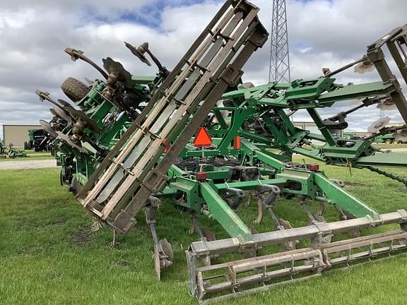 Image of John Deere 2730 equipment image 3