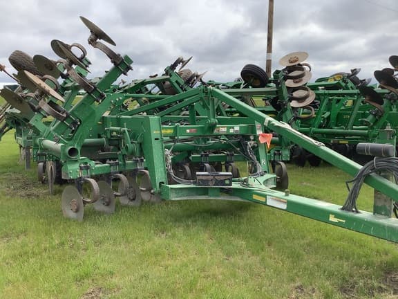 Image of John Deere 2730 equipment image 4