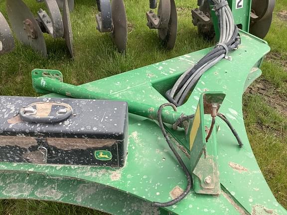 Image of John Deere 2730 equipment image 4