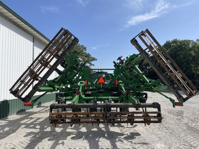 Image of John Deere 2730 equipment image 4