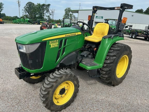 2018 John Deere 3025E Equipment Image0