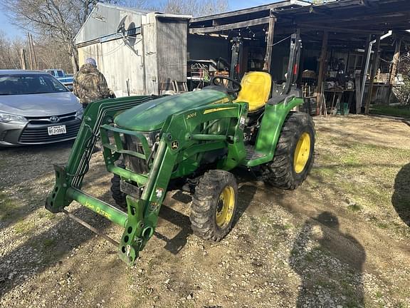 Image of John Deere 3025E equipment image 2