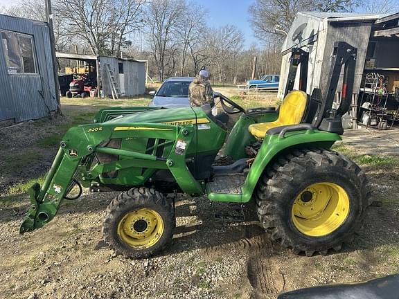 Image of John Deere 3025E Primary image