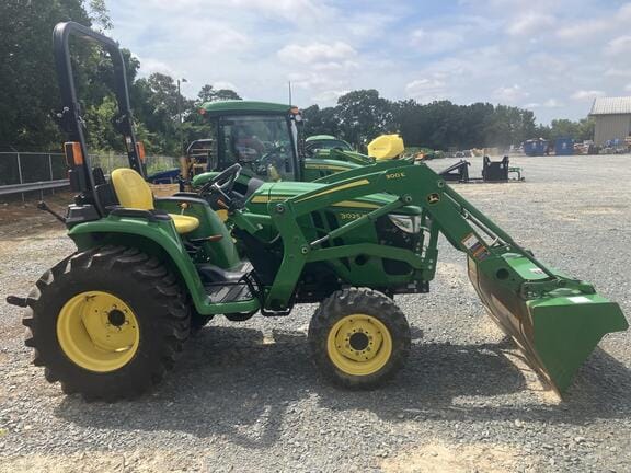 Main image John Deere 3025E