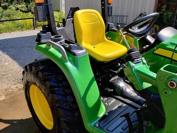 Image of John Deere 3025E equipment image 2