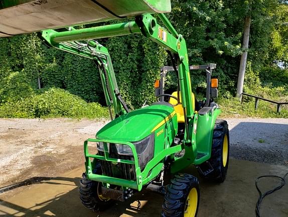 Image of John Deere 3025E equipment image 4