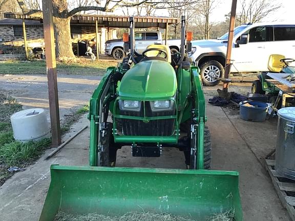 Image of John Deere 3025E equipment image 4