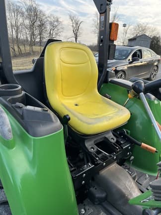 Image of John Deere 3025E equipment image 2