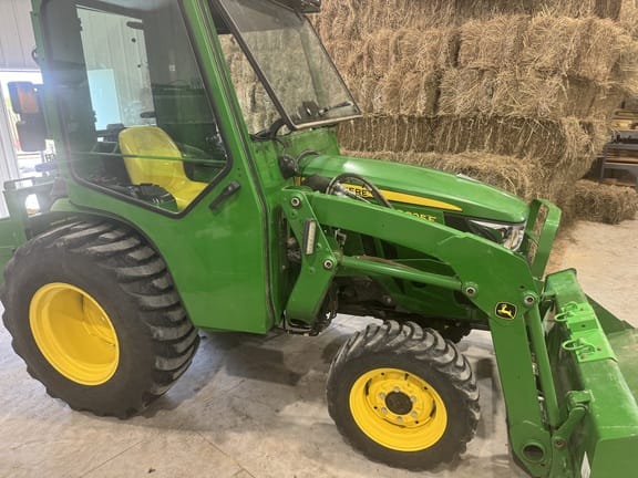 2018 John Deere 3025E Equipment Image0