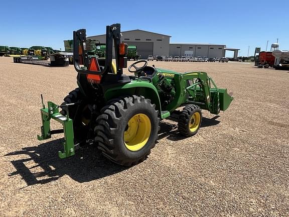 Image of John Deere 3025E equipment image 4