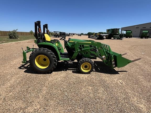 Image of John Deere 3025E equipment image 3