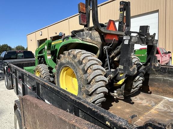 Image of John Deere 3025E equipment image 1