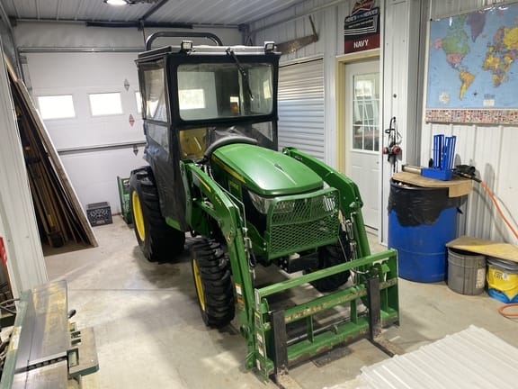 2018 John Deere 3025E Equipment Image0