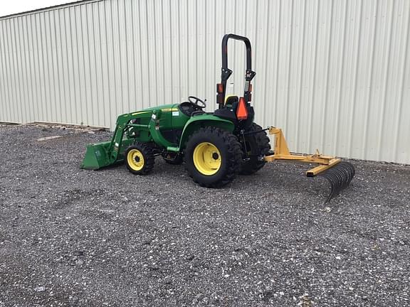 Image of John Deere 3025E equipment image 2