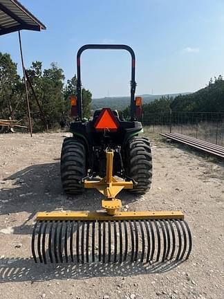 Image of John Deere 3025E equipment image 4