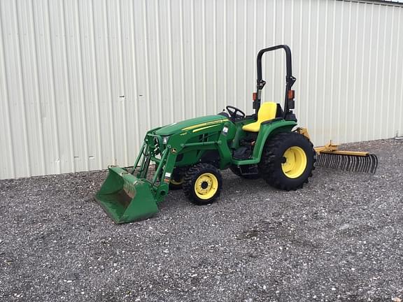 Image of John Deere 3025E equipment image 1
