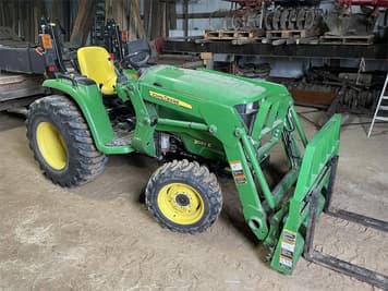 Main image John Deere 3032E