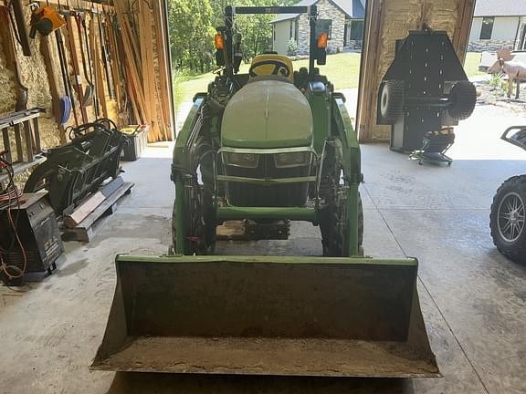 Image of John Deere 3032E equipment image 3