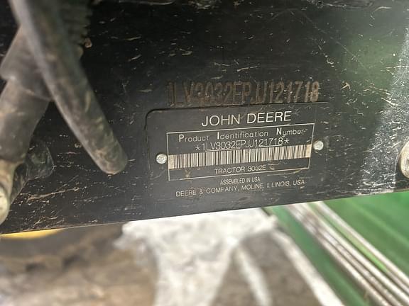 Image of John Deere 3032E equipment image 2