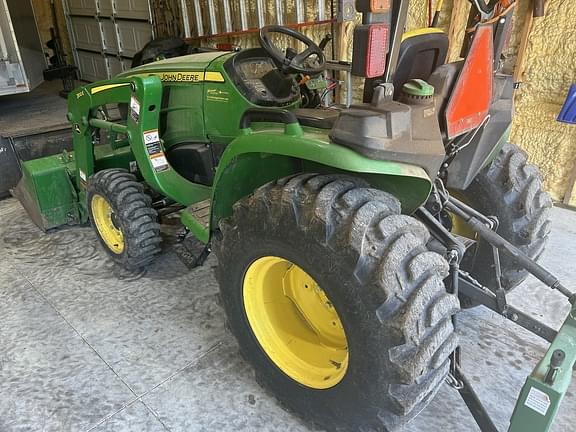 Image of John Deere 3032E equipment image 1