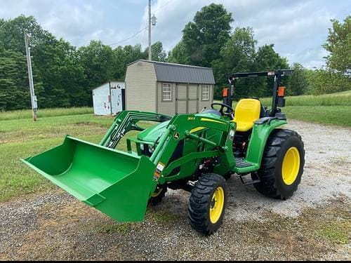 Main image John Deere 3032E