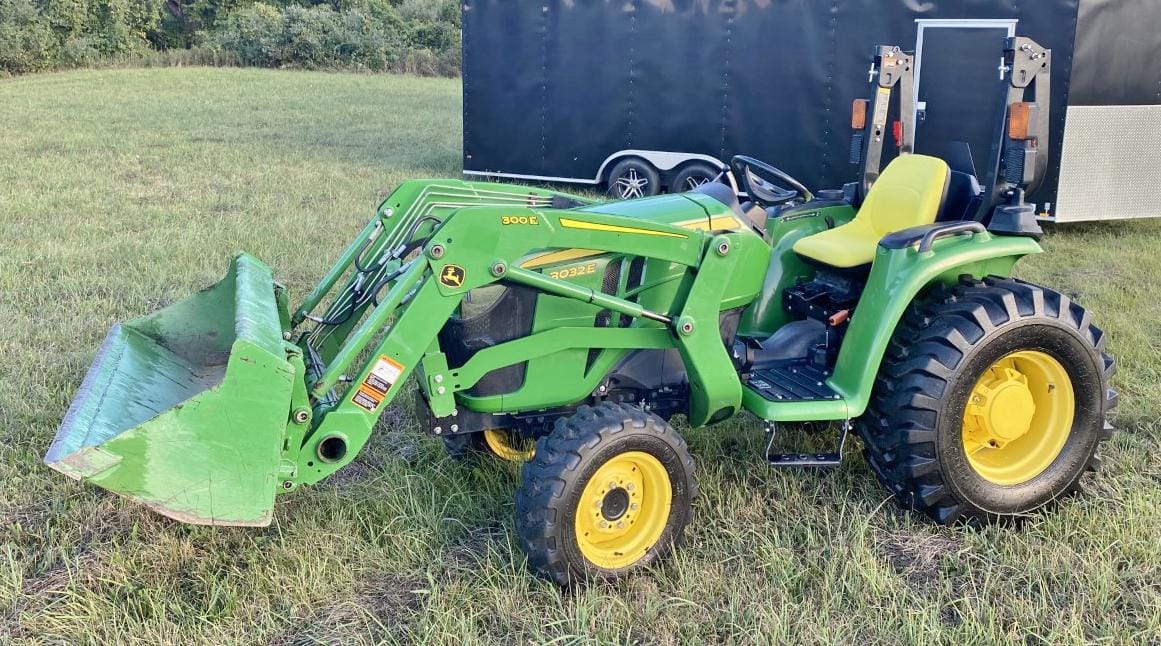 Main image John Deere 3032E