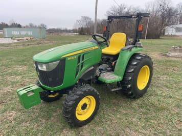 Main image John Deere 3032E