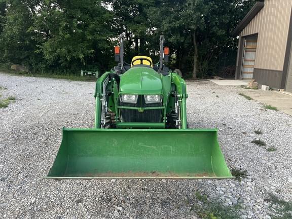 Image of John Deere 3032E equipment image 4