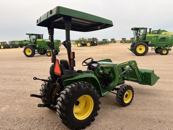 Image of John Deere 3032E equipment image 4