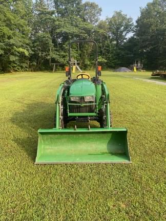 Image of John Deere 3032E equipment image 4