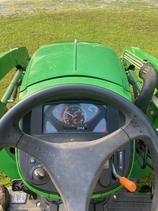 Image of John Deere 3032E equipment image 4