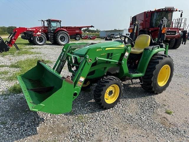 Image of John Deere 3032E Primary image