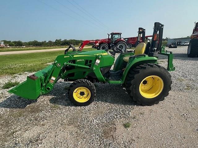 Image of John Deere 3032E equipment image 1