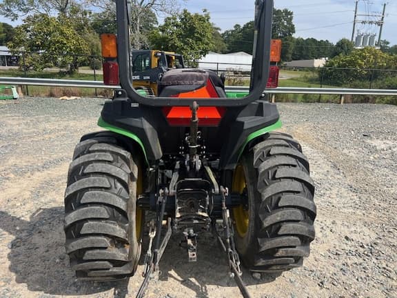 Image of John Deere 3032E equipment image 3