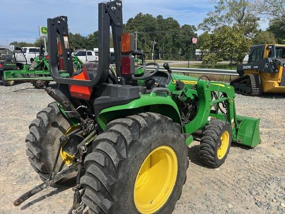 Image of John Deere 3032E equipment image 3