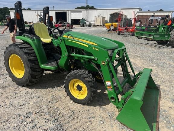 Image of John Deere 3032E equipment image 4