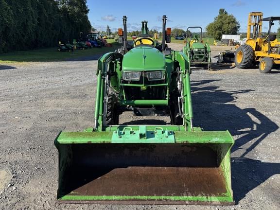 Image of John Deere 3032E equipment image 1